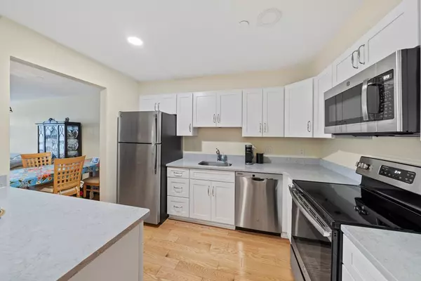 Quincy, MA 02171,2001 Marina Drive #214W