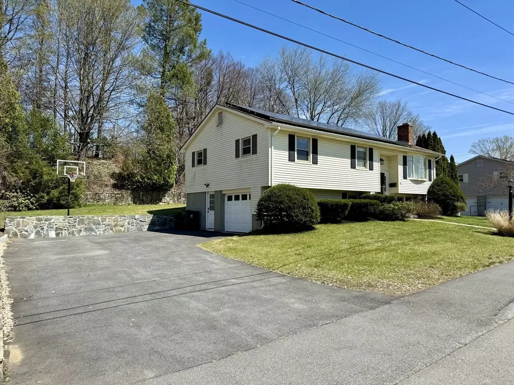 Auburn, MA 01501,34 Westchester Dr