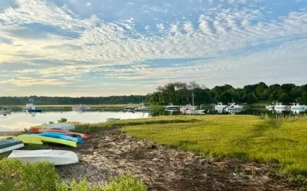 Chatham, MA 02633,86 Vineyard Ave