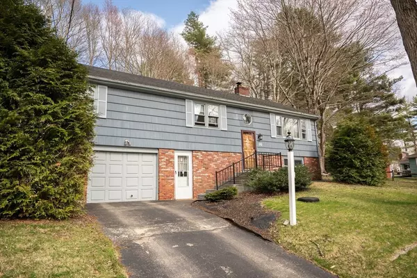 Oxford, MA 01540,10 Chris Rd