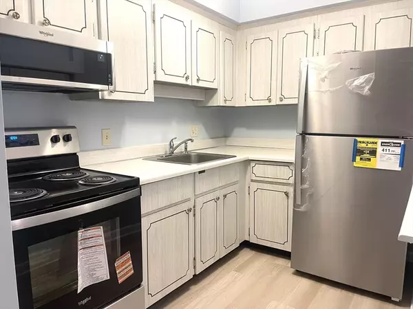 Framingham, MA 01701,915 Edgell Rd #83