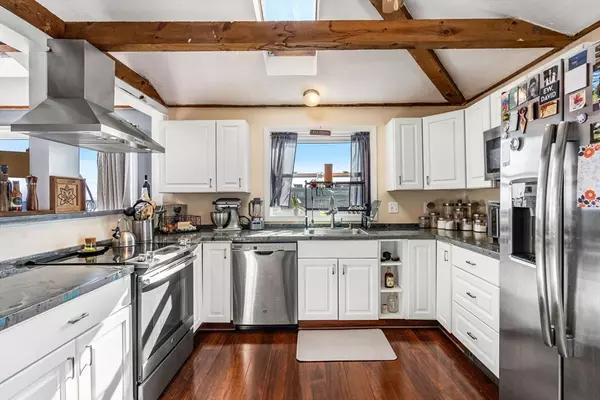 Salisbury, MA 01952,7 Shea St #4