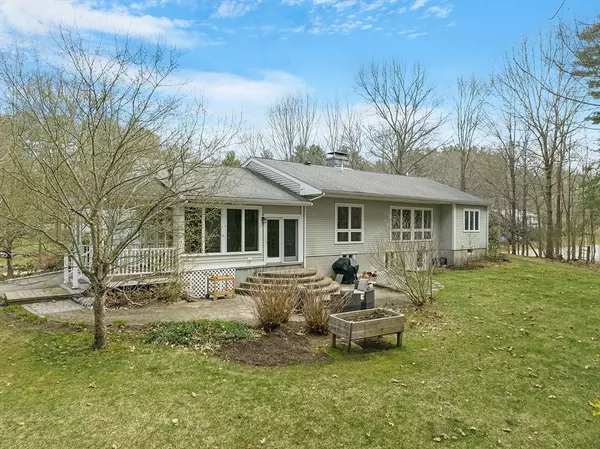 Medfield, MA 02052,281 South St