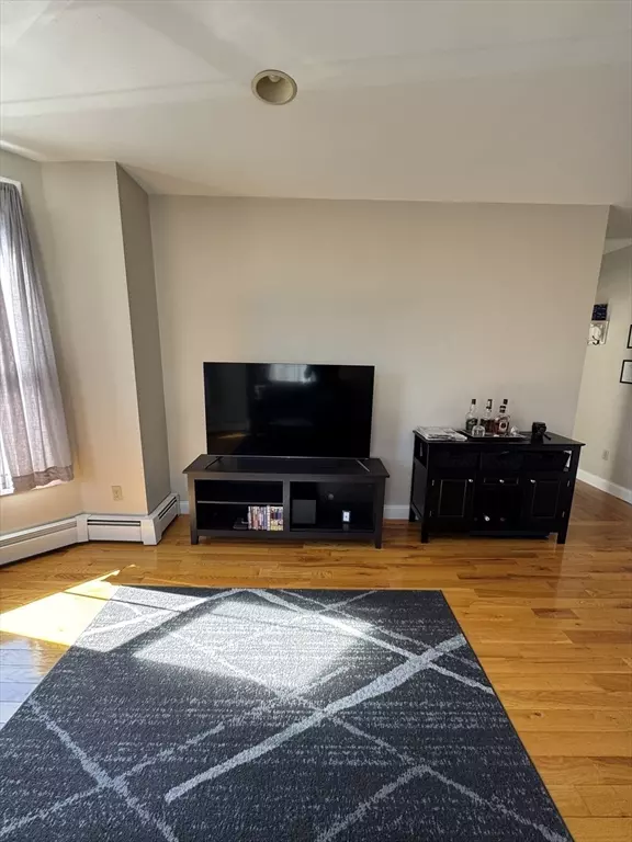 Marblehead, MA 01945,78 Pleasant #4