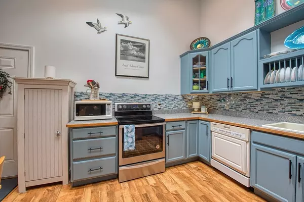 Hanson, MA 02341,263 Woodbine Avenue