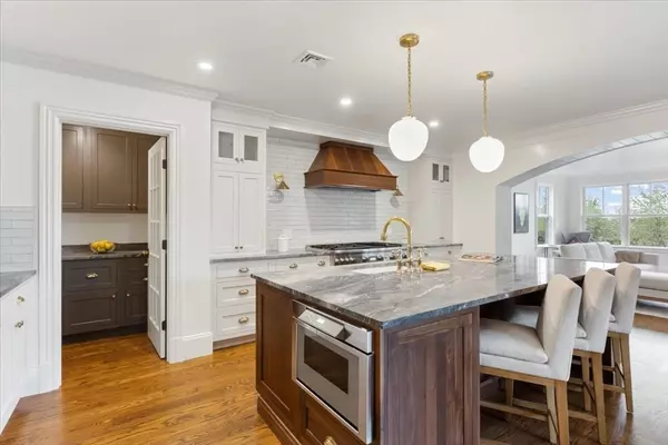 Brookline, MA 02446,199 Winchester St #199