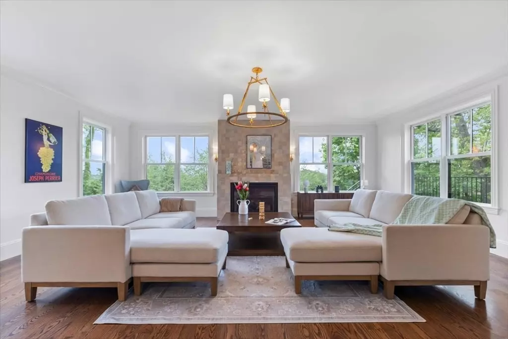 Brookline, MA 02446,199 Winchester St #199