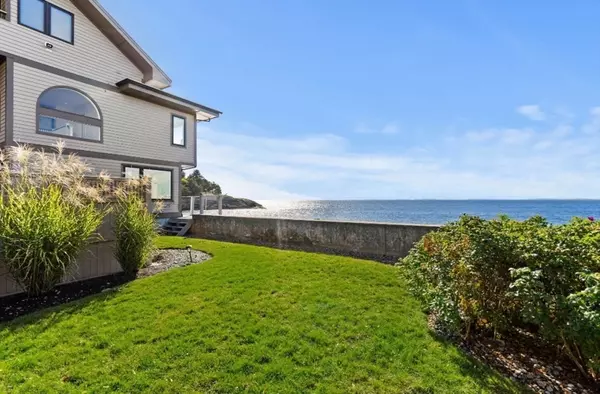 183 Bass Point Rd, Nahant, MA 01908