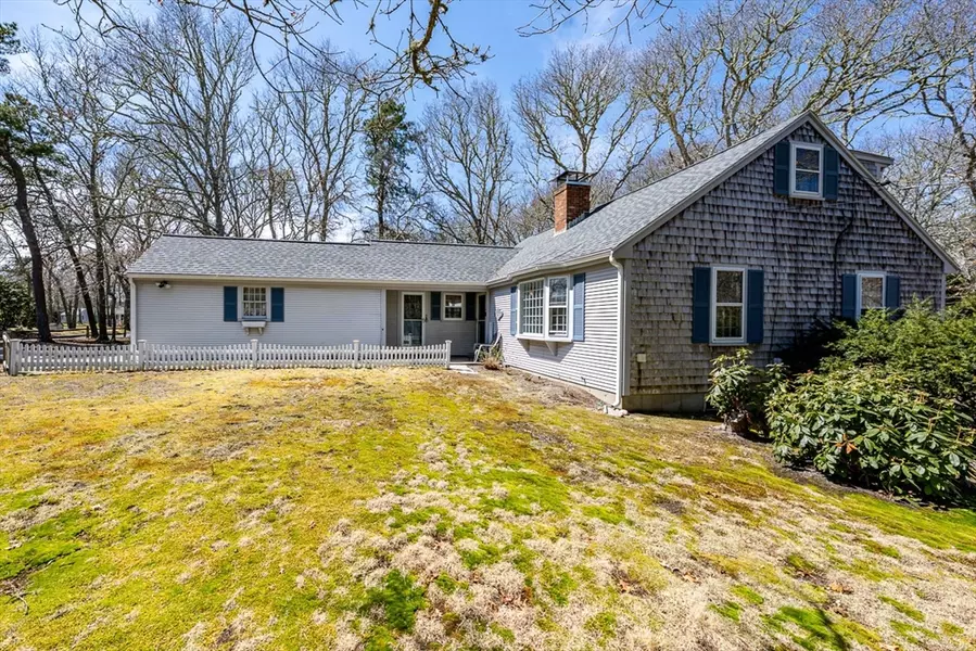 4 Maura Rd, Yarmouth, MA 02673