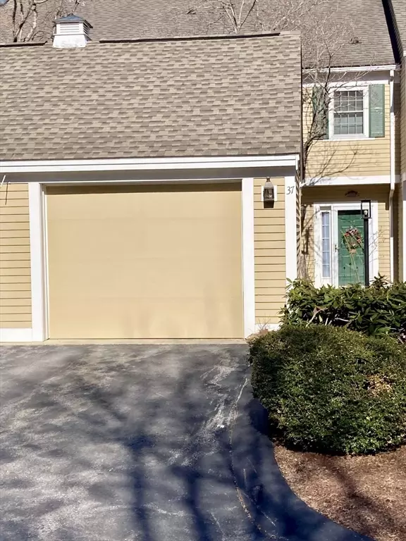 37 Village Way #37, Holden, MA 01522