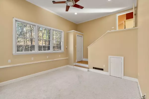 Topsfield, MA 01983,55 Campmeeting Rd