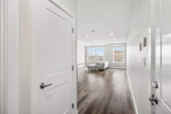 Quincy, MA 02170,365 Newport Ave #101