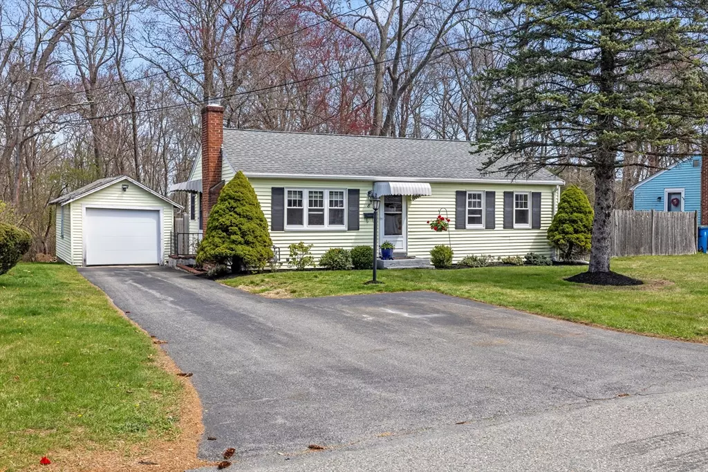 Randolph, MA 02368,8 Kingcrest Ter