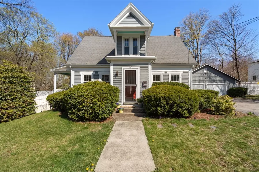 52 Pleasant St, Franklin, MA 02038