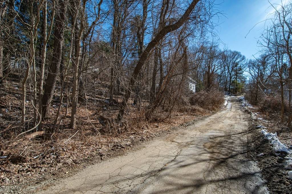 Worcester, MA 01607,8 Park Hill Rd