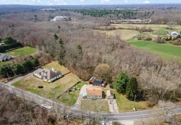 Swansea, MA 02777,356 Old Fall River Rd