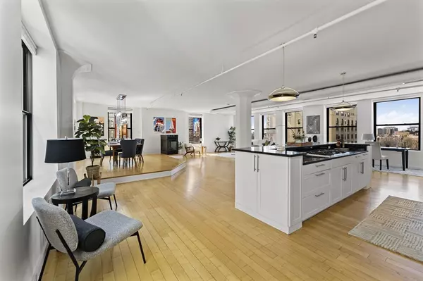 453 Washington St #10E, Boston, MA 02111
