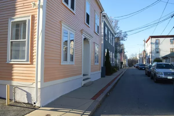 Salem, MA 01970,16 Bentley Street #3