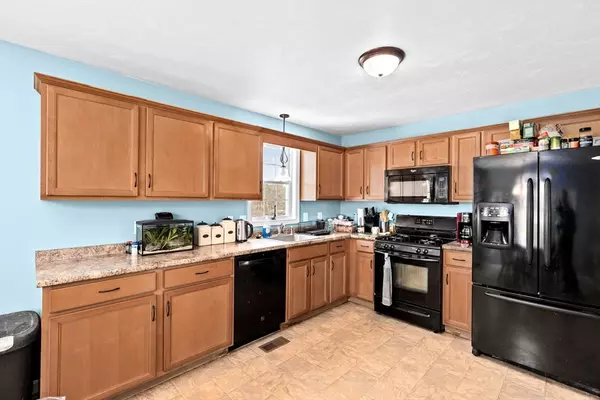 Middleboro, MA 02346,29 Captain Hall Rd