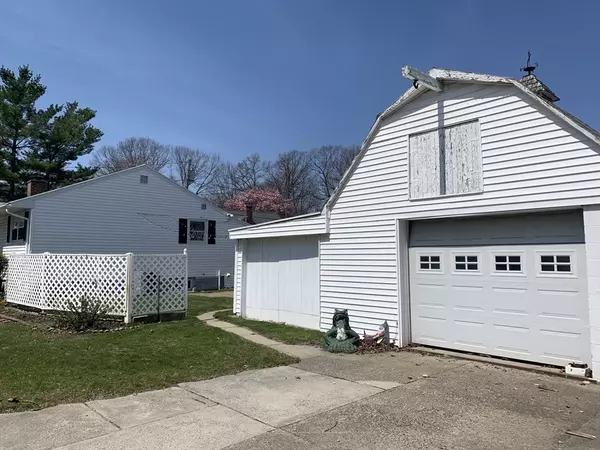 Worcester, MA 01604,91 Sunderland Rd