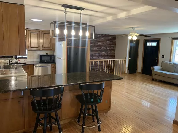 Worcester, MA 01604,91 Sunderland Rd