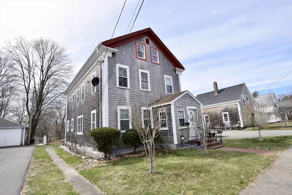 Middleboro, MA 02346,25 Rock St.