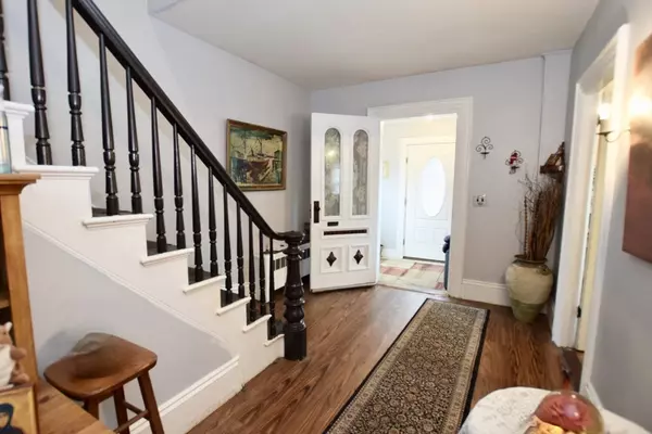 Middleboro, MA 02346,25 Rock St.