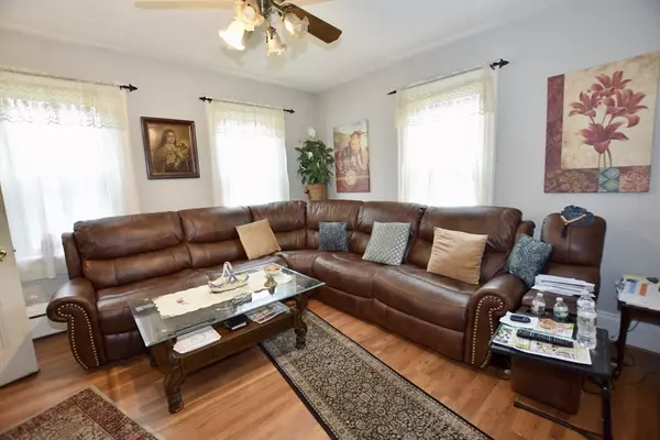 Middleboro, MA 02346,25 Rock St.