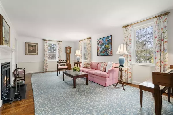 Wellesley, MA 02482,4 Hampden Street