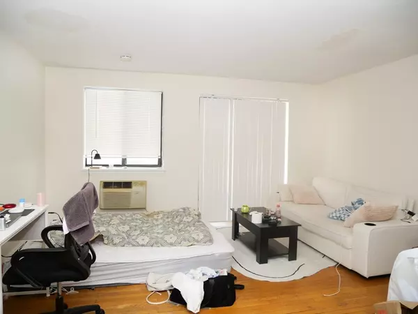 Boston, MA 02215,1039 Commonwealth Ave #15