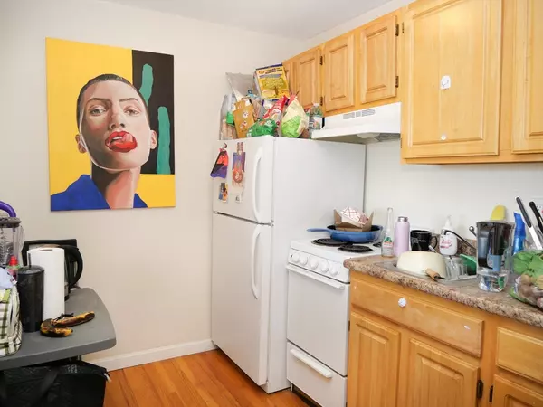 Boston, MA 02215,1039 Commonwealth Ave #28