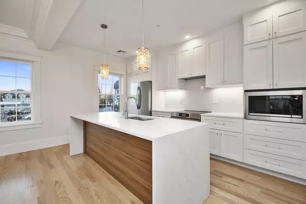 Westborough, MA 01581,30 East Main #1