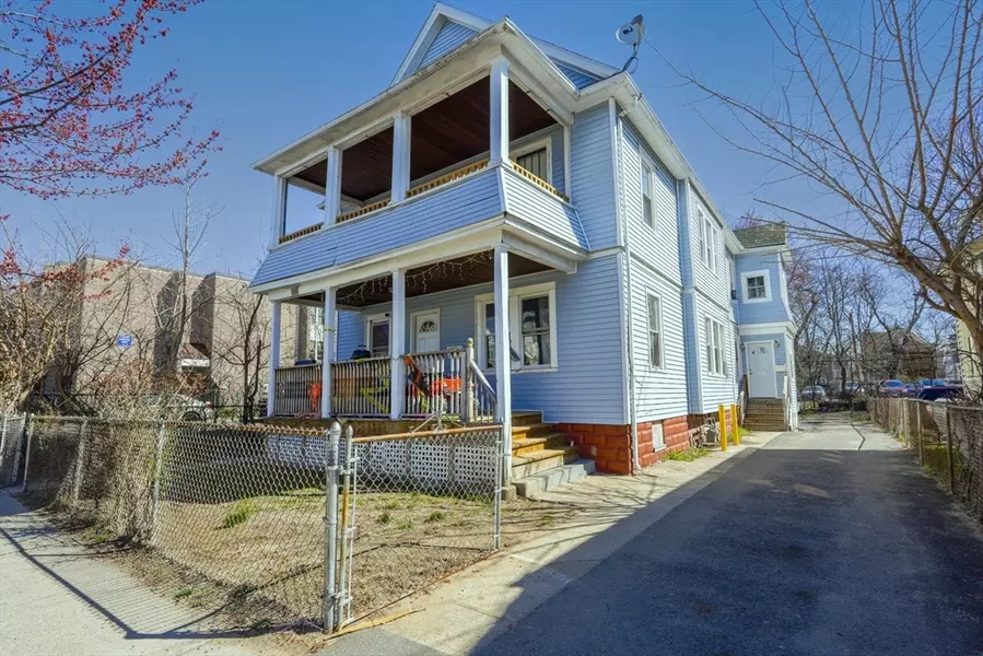 53-55 Andrew St, Springfield, MA 01109