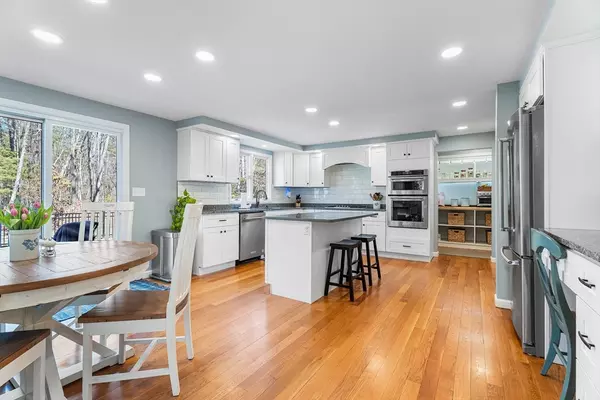 Framingham, MA 01701,2 Claudette Cir
