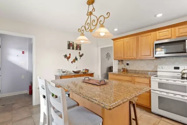 Acushnet, MA 02743,15 Pershing Ave