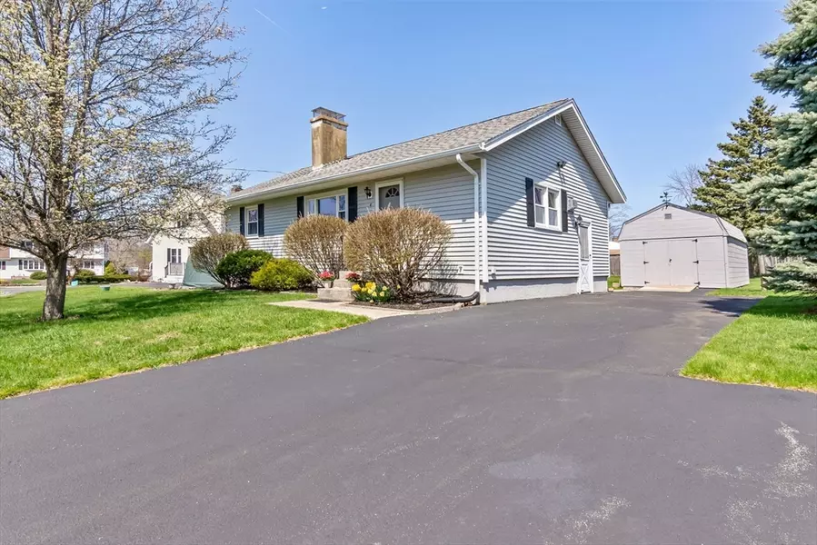 4 Vista Dr, Danvers, MA 01923