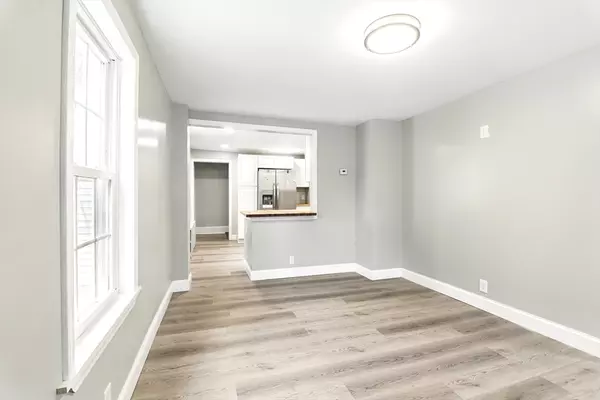 Westfield, MA 01085,86 White St