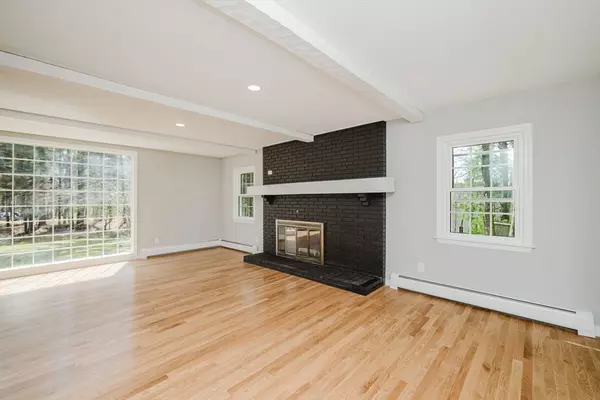 Taunton, MA 02718,470 Myricks St