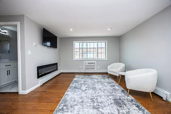 Everett, MA 02149,15 Staples Ave #48