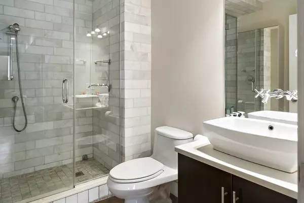 Boston, MA 02113,64-66 Salem St #3F