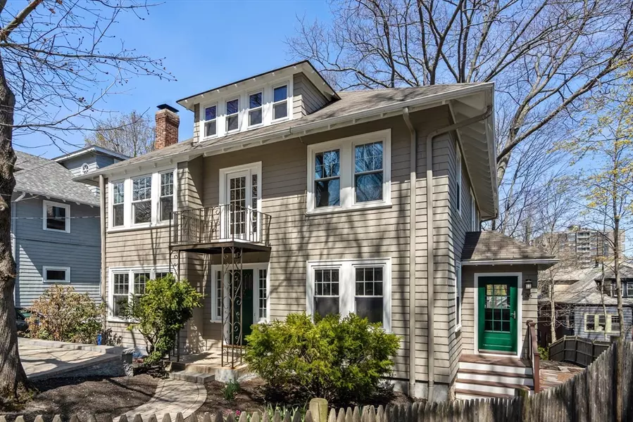 35-37 Winthrop Rd, Brookline, MA 02445