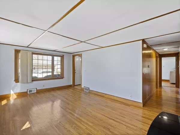 Haverhill, MA 01835,14 Greystone Ave