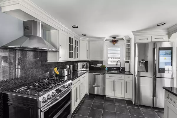 Weymouth, MA 02189,1077 Pleasant St