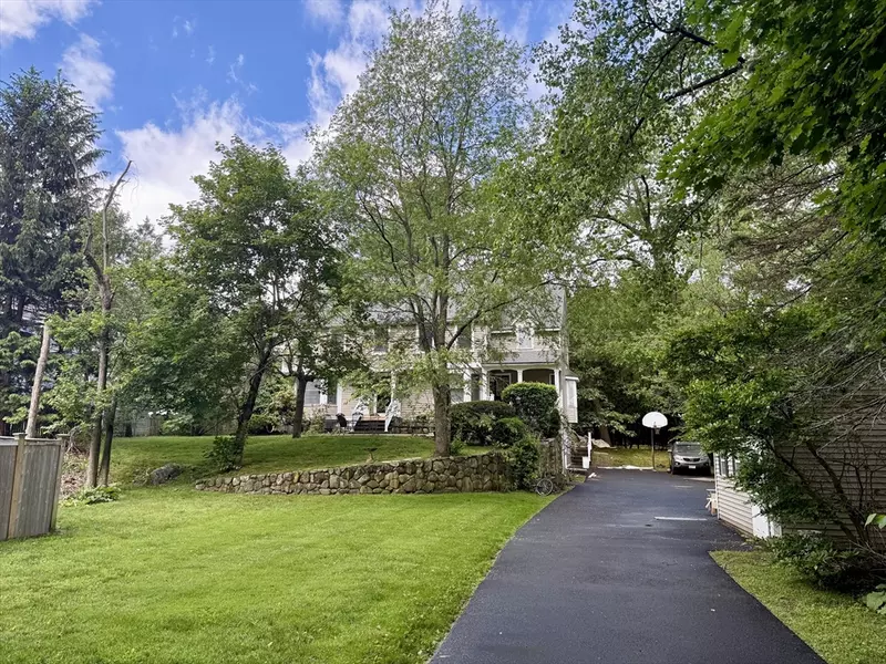 94 Rice St, Wellesley, MA 02481