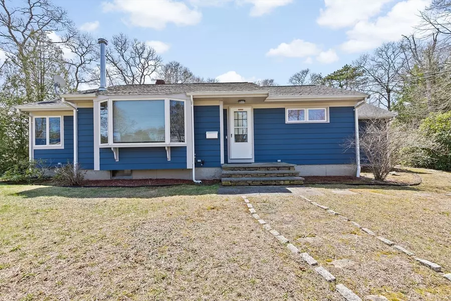 11 Tucy Ave, Bourne, MA 02532