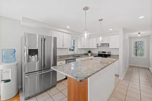 Duxbury, MA 02332,37 Forge Way