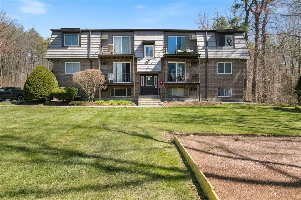 Derry, NH 03038,3 Pembroke Dr. #1