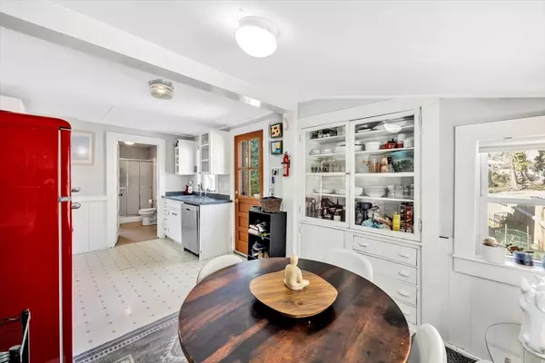 Harwich, MA 02646,9 Jason Ln