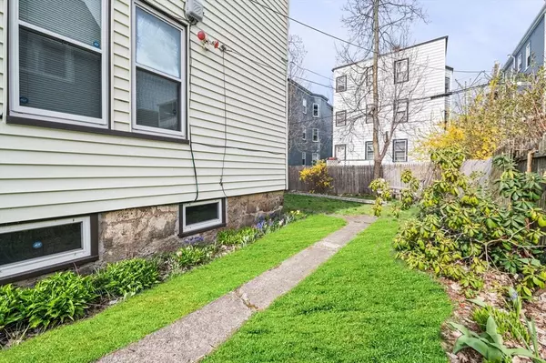 Boston, MA 02121,17 Shafter St