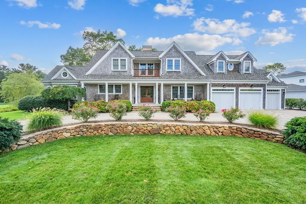 Mashpee, MA 02649,220 Dunrobin Rd #220